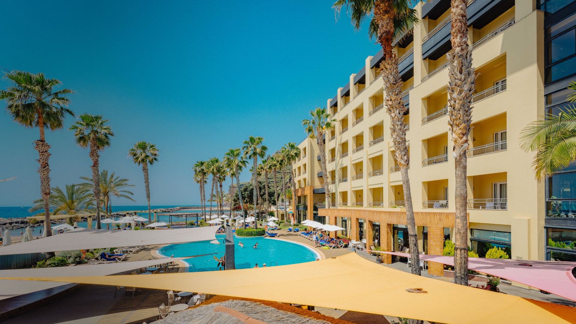 calheta-beach-hotel-all-inclusive-madeira-island-9.jpg